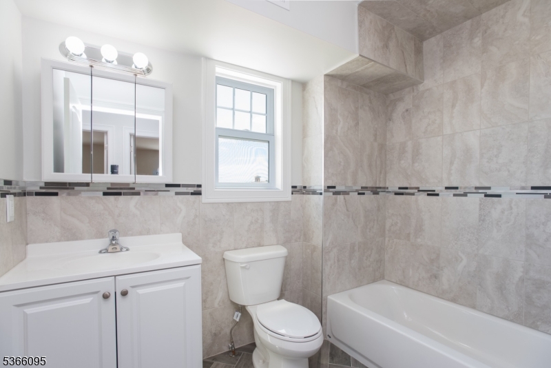 property viewer photo 6