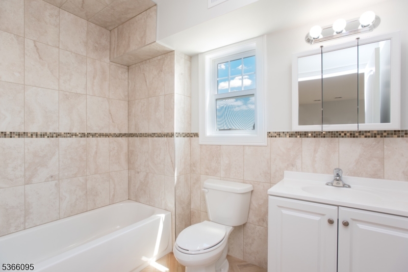 property viewer photo 7