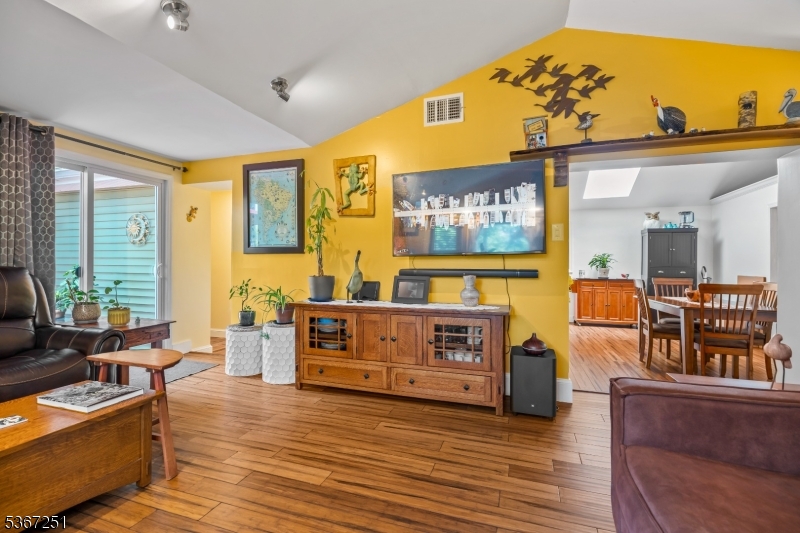 property viewer photo 11