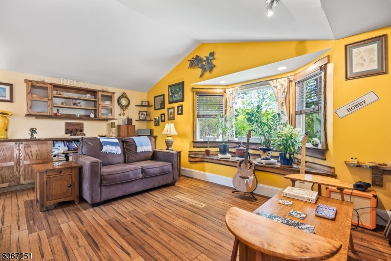 property viewer photo 12