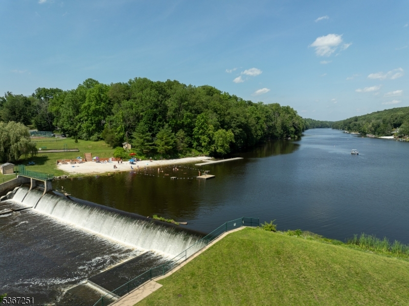 property viewer photo 31