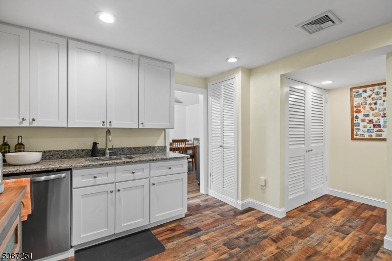 property viewer photo 8