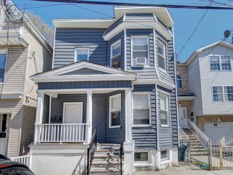 main property photo 0