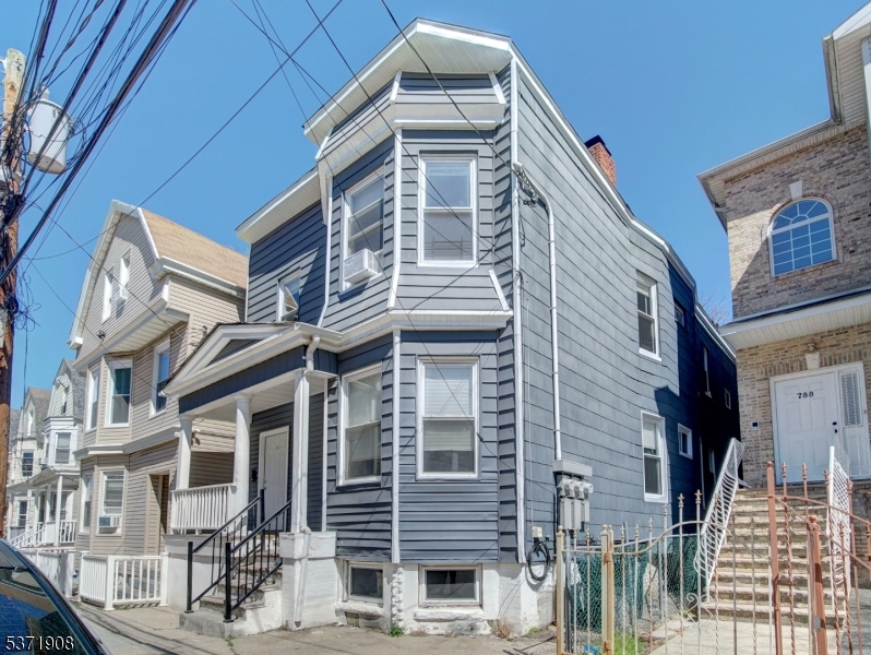 property viewer photo 1