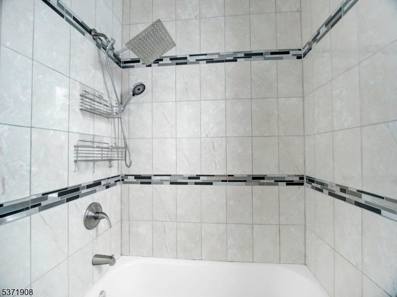 property viewer photo 15