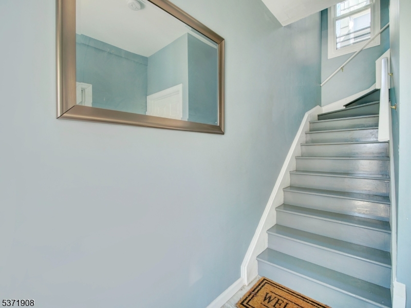 property viewer photo 4