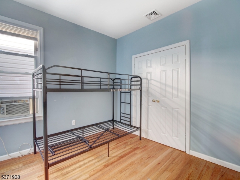 property viewer photo 7