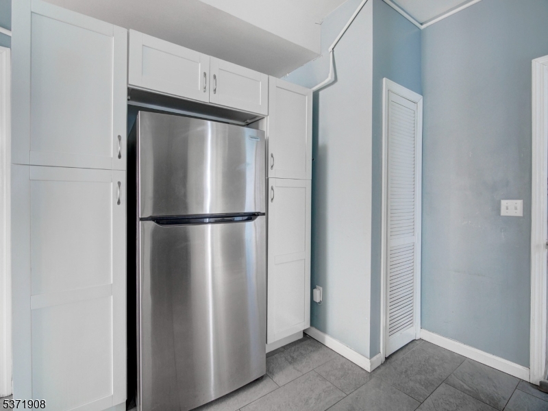 property viewer photo 9