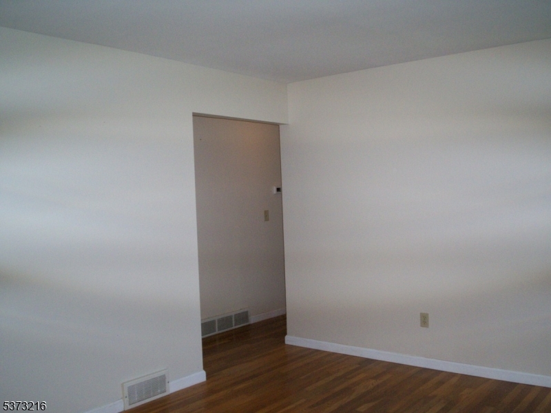 property viewer photo 10