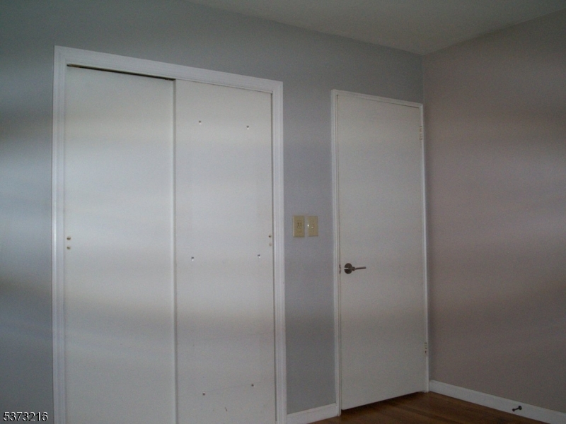 property viewer photo 12