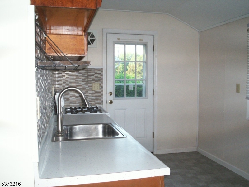 property viewer photo 3