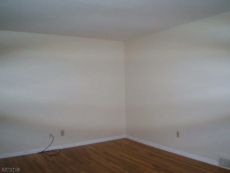 property viewer photo 7