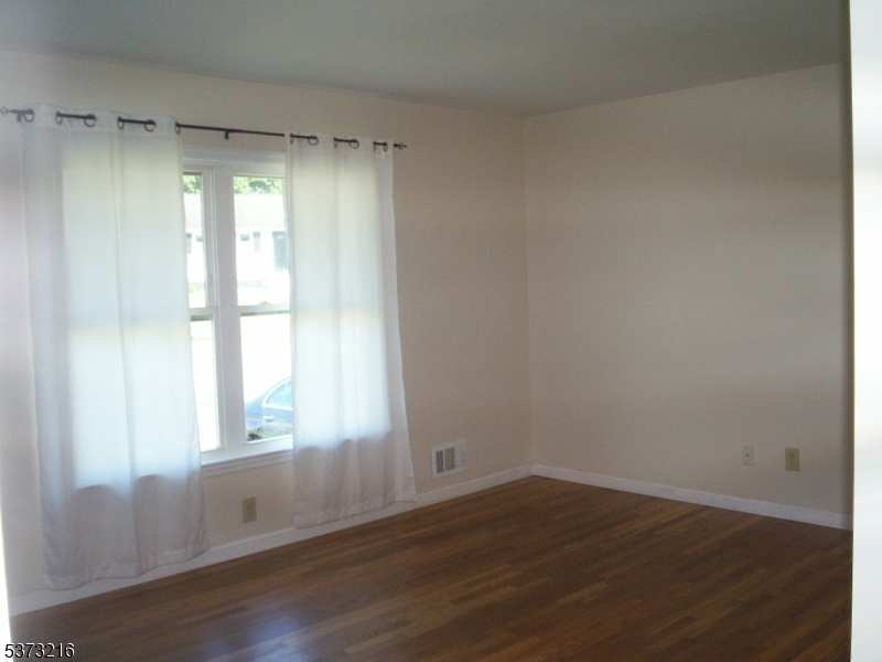 property viewer photo 8