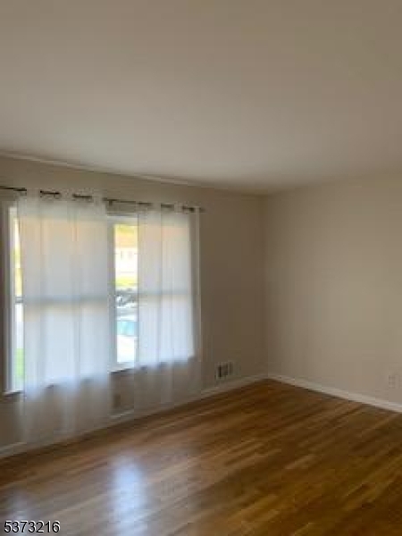 property viewer photo 9