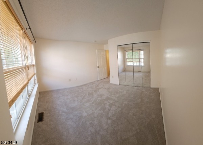 property viewer photo 10
