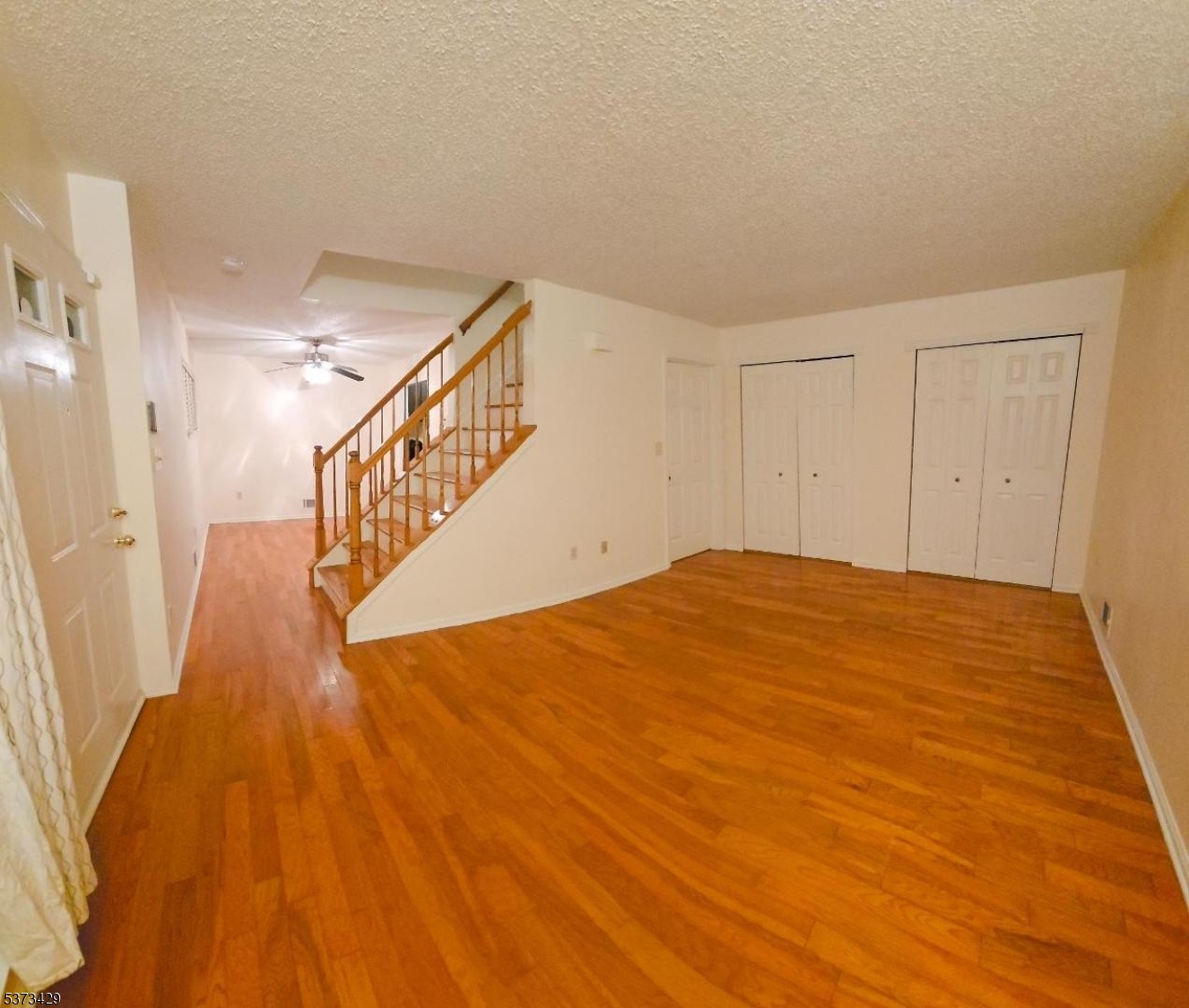 property viewer photo 2