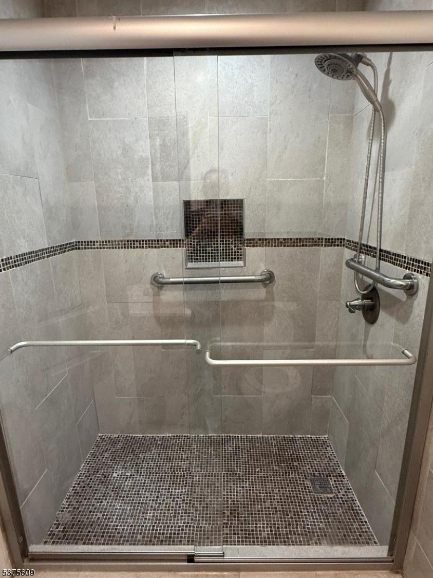 property viewer photo 13