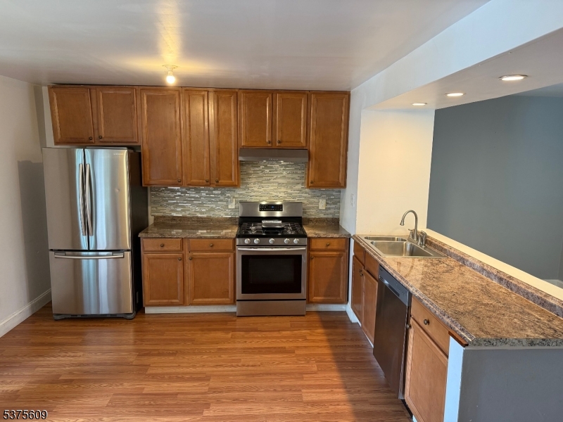 property viewer photo 3