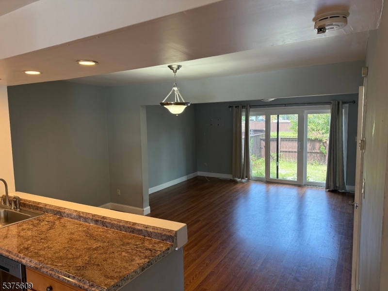 property viewer photo 4