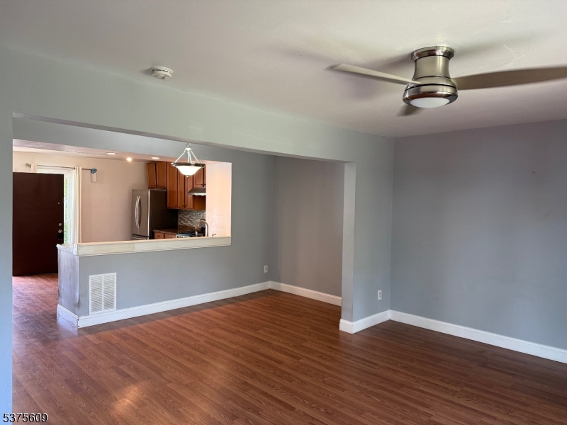 property viewer photo 5