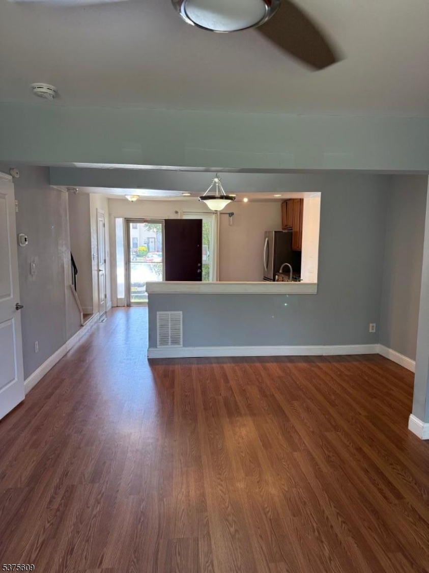 property viewer photo 6