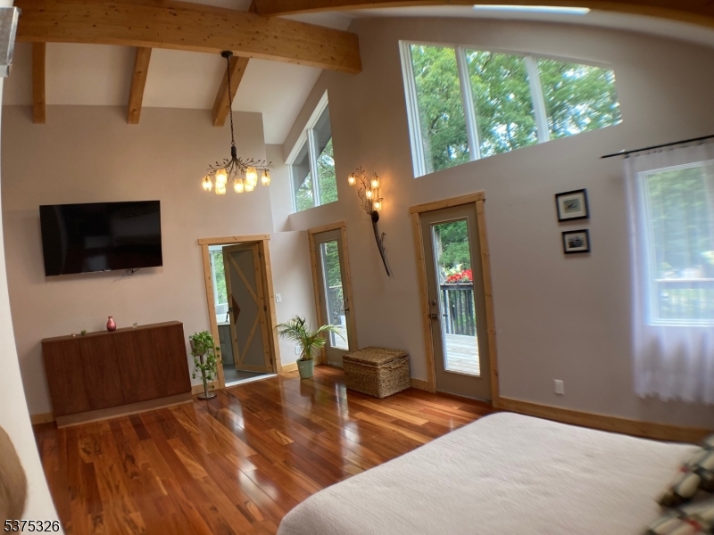property viewer photo 13