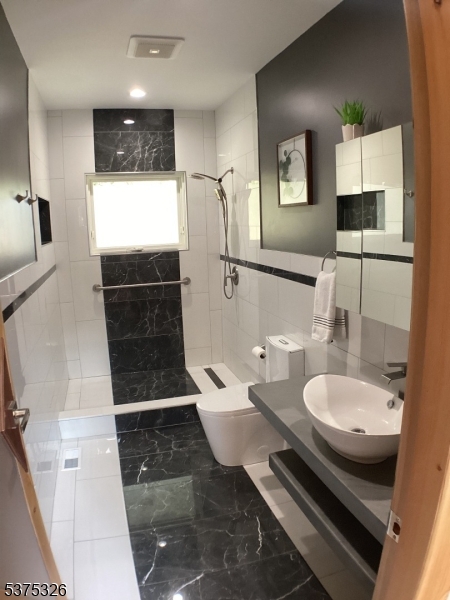 property viewer photo 14