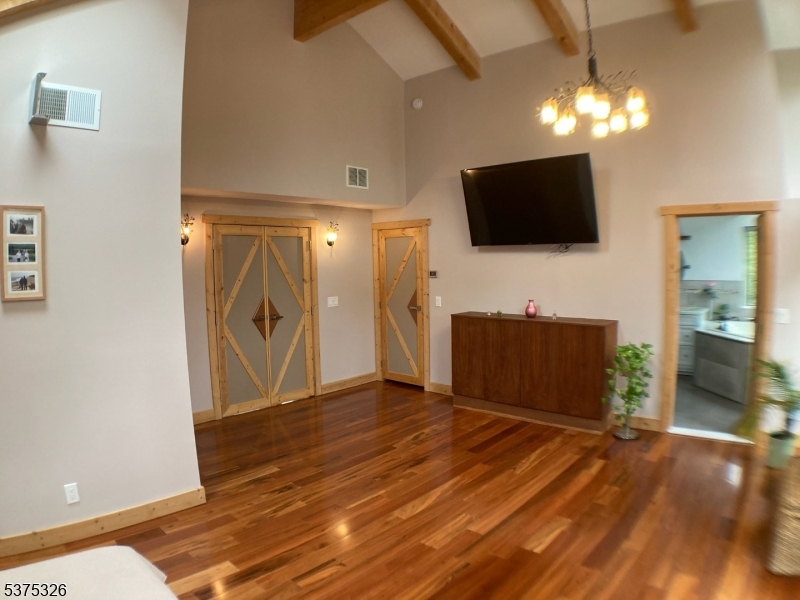 property viewer photo 15