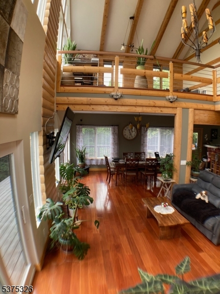 property viewer photo 18