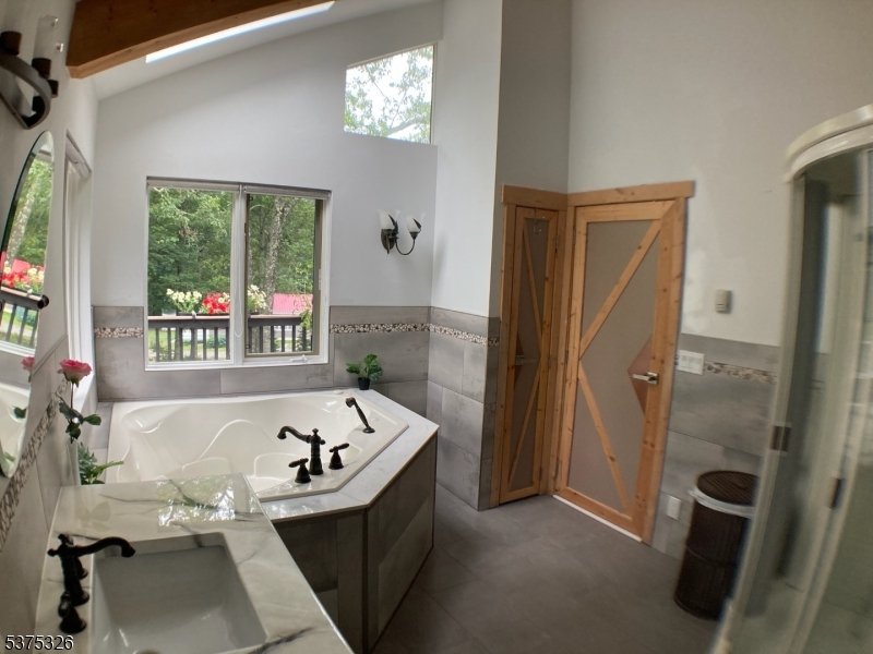property viewer photo 19