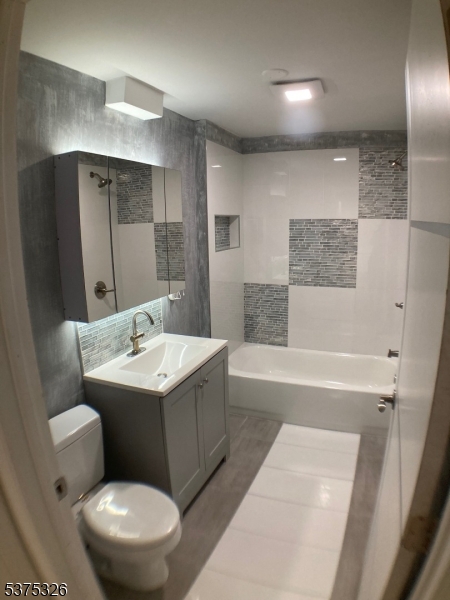 property viewer photo 2