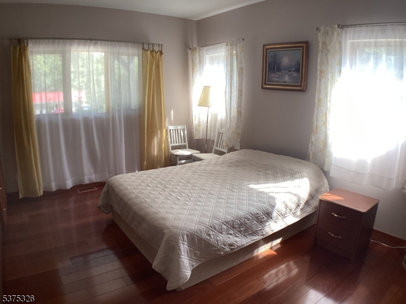 property viewer photo 25