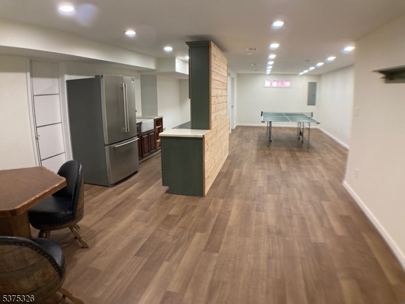 property viewer photo 4