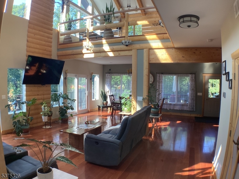 property viewer photo 7