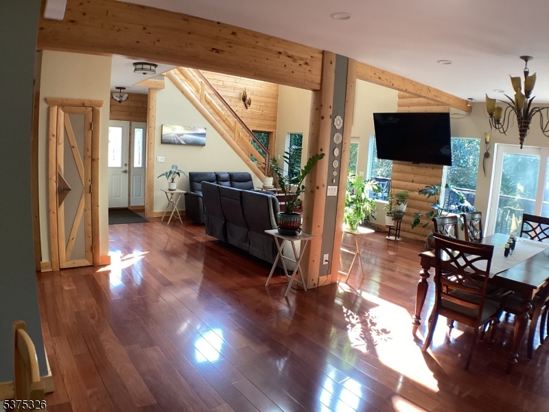 property viewer photo 8
