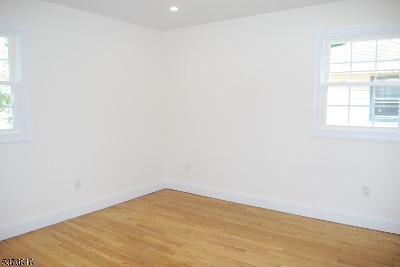 property viewer photo 13