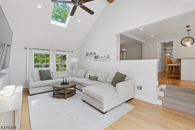 property viewer photo 10