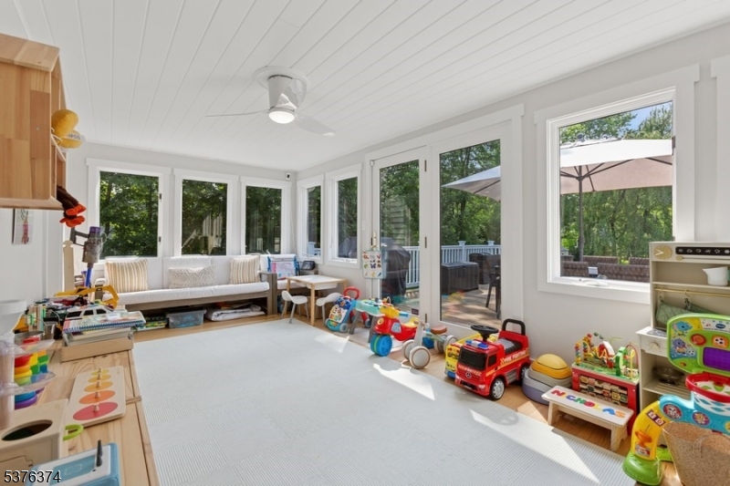 property viewer photo 12
