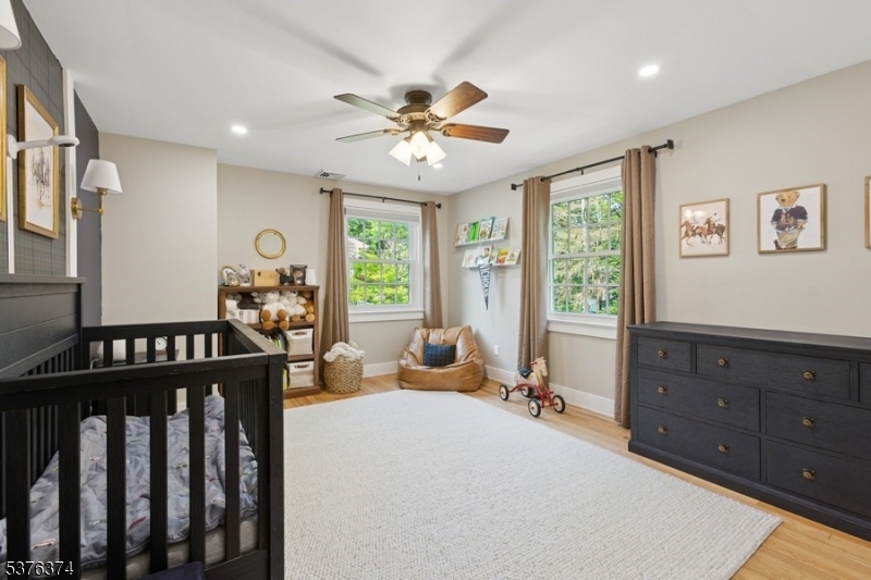 property viewer photo 18
