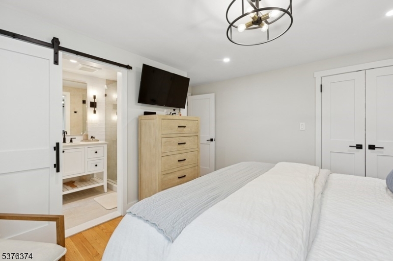 property viewer photo 22