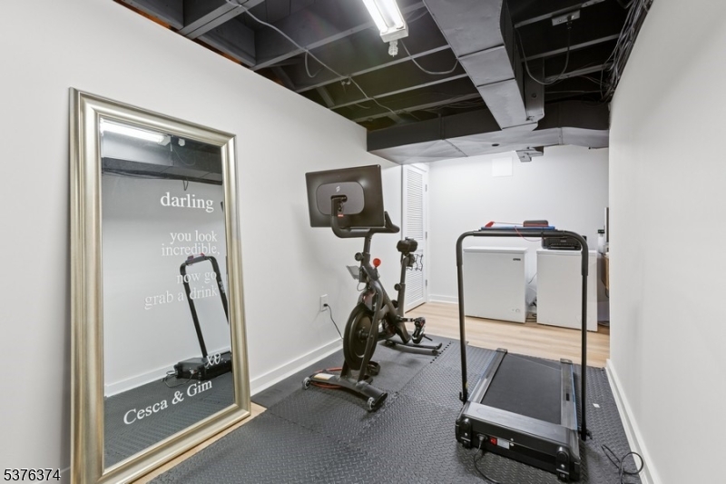 property viewer photo 26