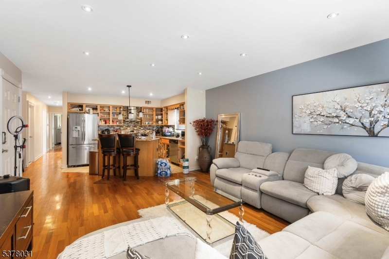 property viewer photo 10