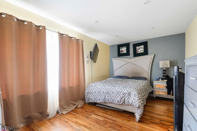 property viewer photo 11