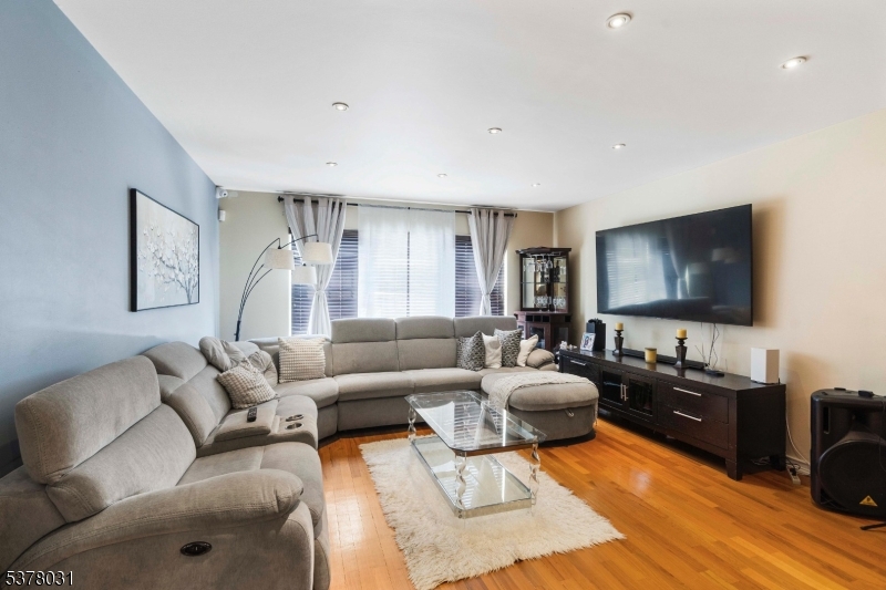 property viewer photo 14