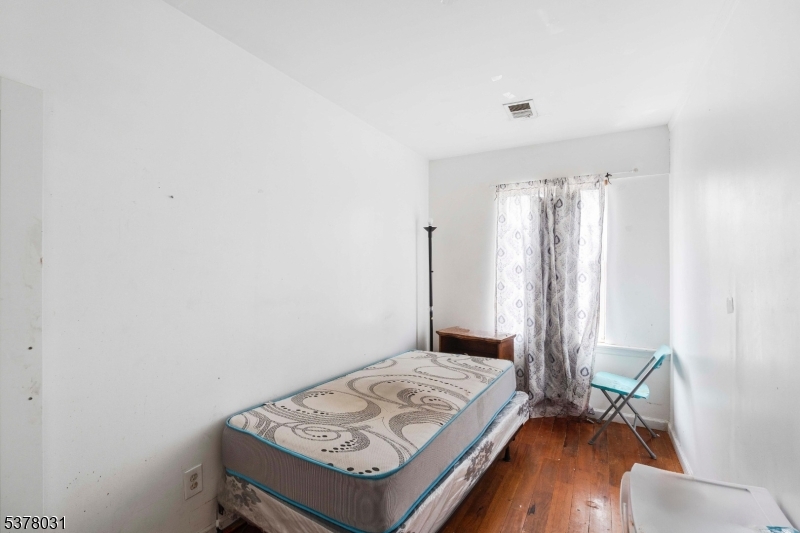 property viewer photo 17
