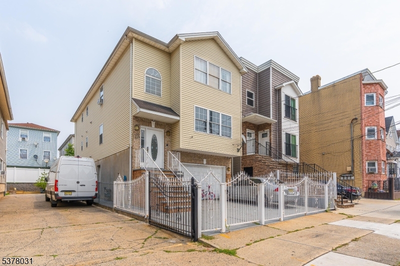 property viewer photo 2