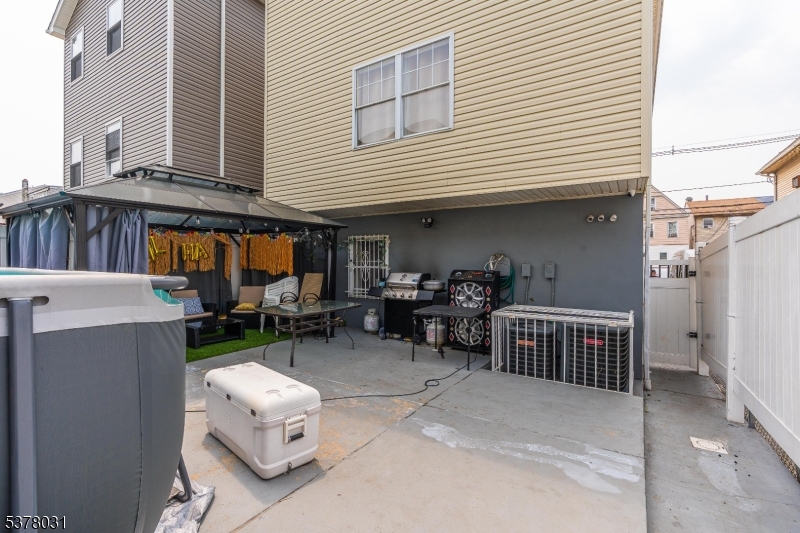 property viewer photo 20