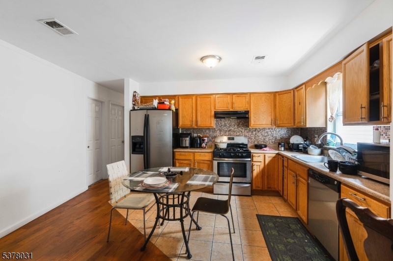 property viewer photo 4