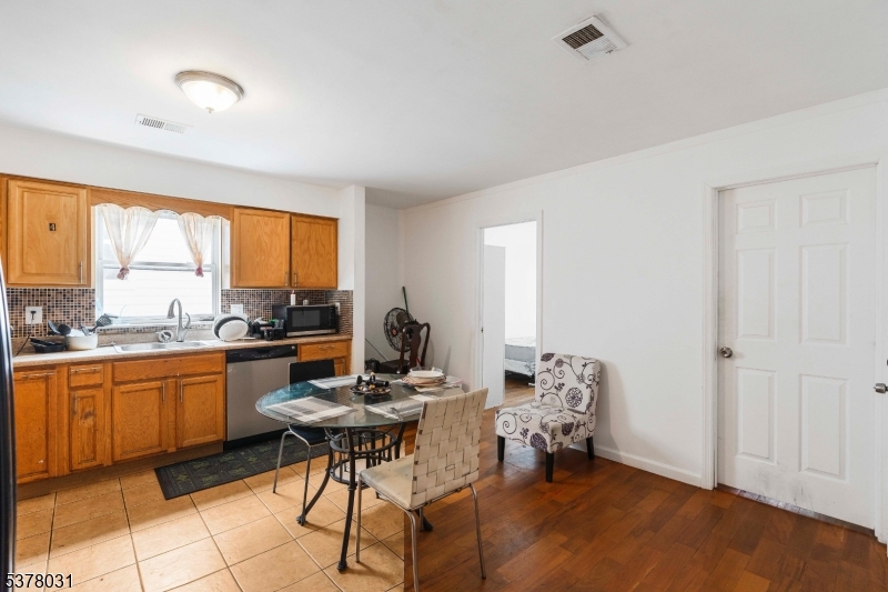 property viewer photo 8