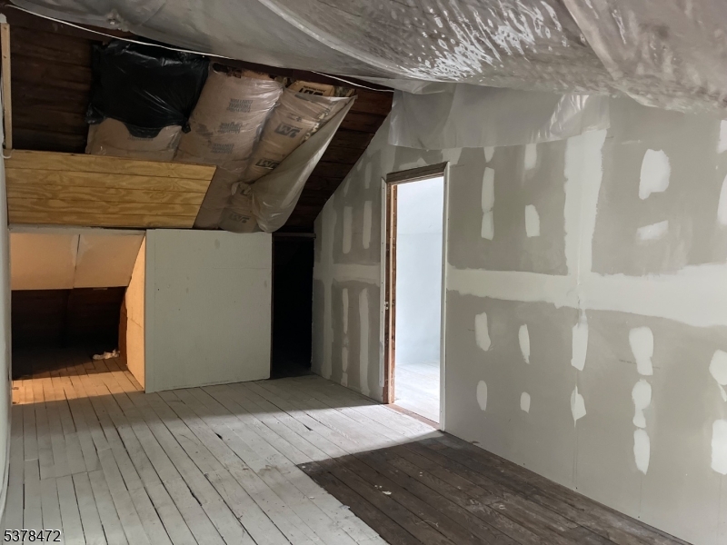 property viewer photo 13